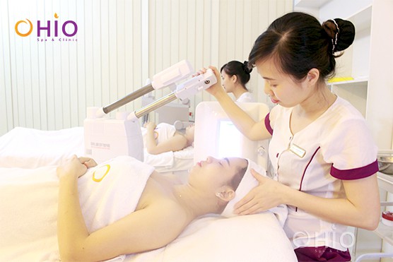 Trị liệu làm trắng da bằng Vitamin C