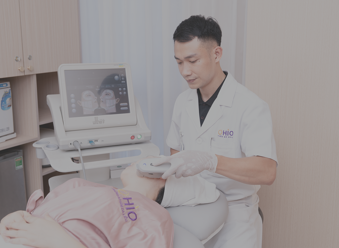 U60 vẫn trẻ đẹp tự tin, hành trình trẻ hóa da của chị Vũ Hồng Hạnh
