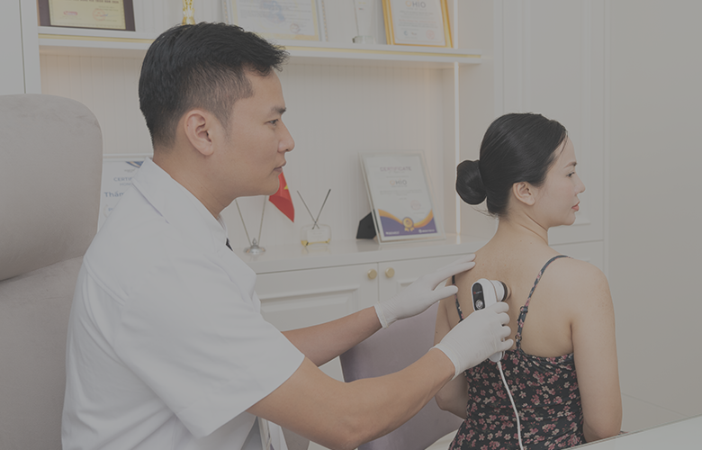 Viêm nang lông Chị Thảo Vy | Giám đốc nhân sự